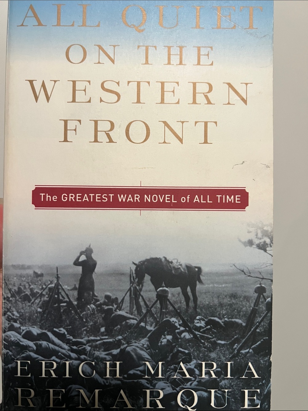 All Quiet on the Western Front - Classic Novel (Red Accent)